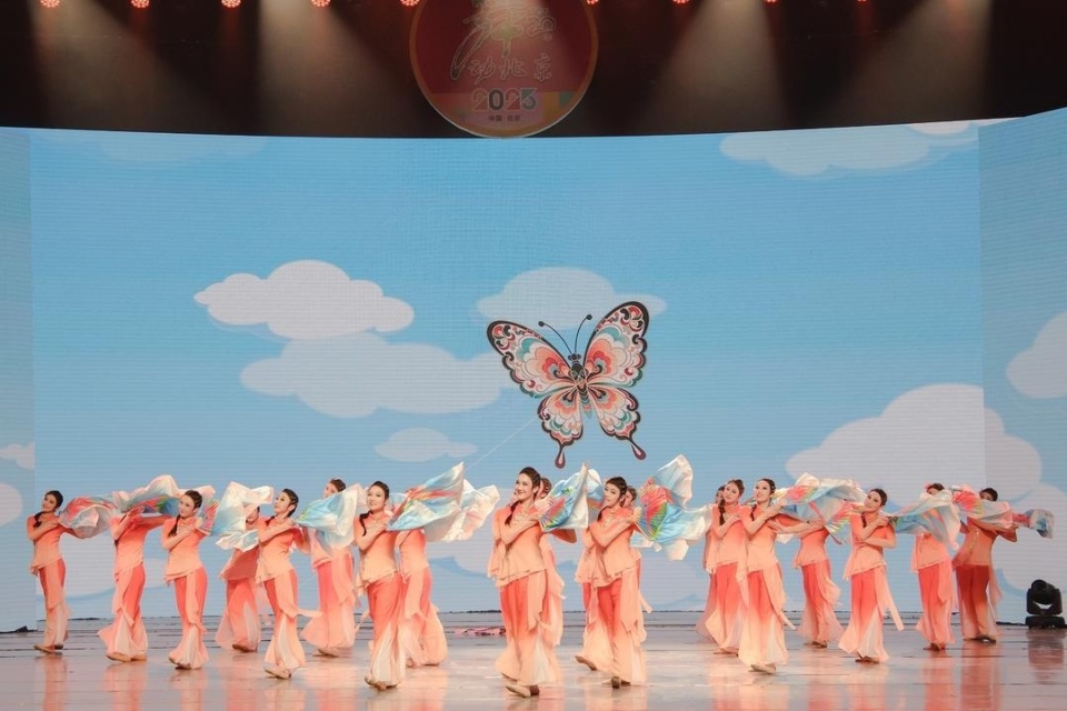 濰坊原創(chuàng)廣場舞《箏箏日上》閃耀全國展演，文化經(jīng)紀人服務(wù)助力非遺傳承